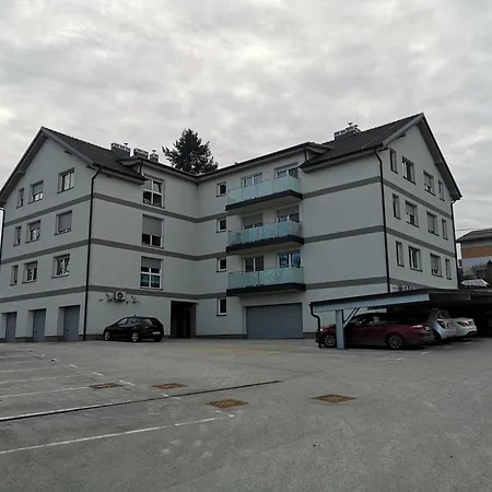 Apartma Elton Апартаменты