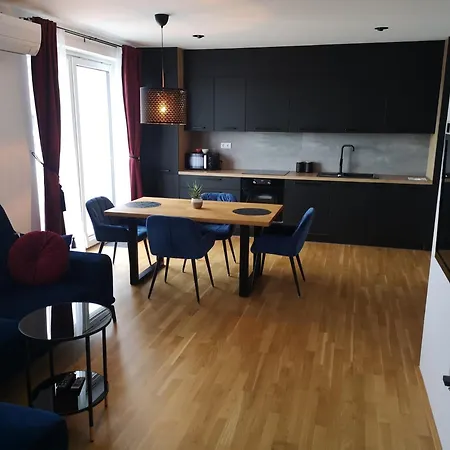 Apartma Elton Apartament *